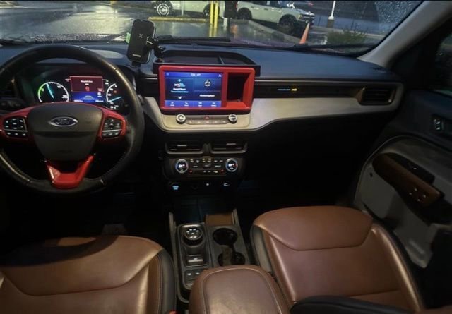 Certified 2022 Ford Maverick Lariat w/ Lariat Luxury Package image 7