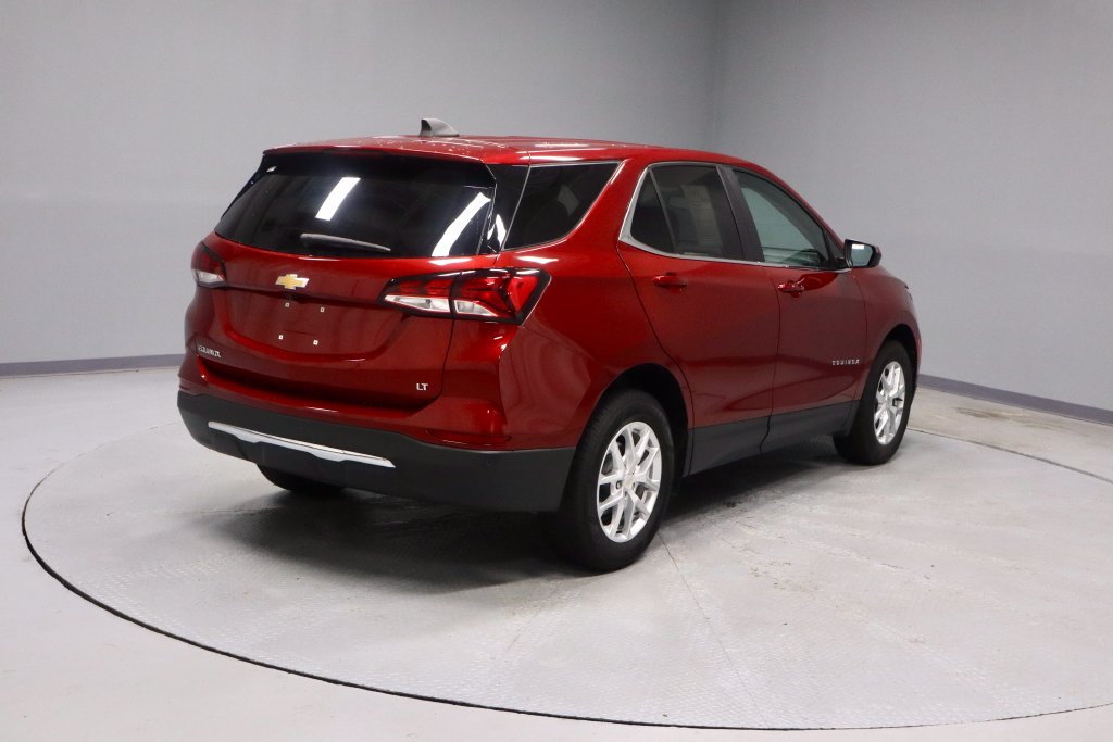 Used 2024 Chevrolet Equinox LT w/ LPO, Floor Liner Package FWD image 10