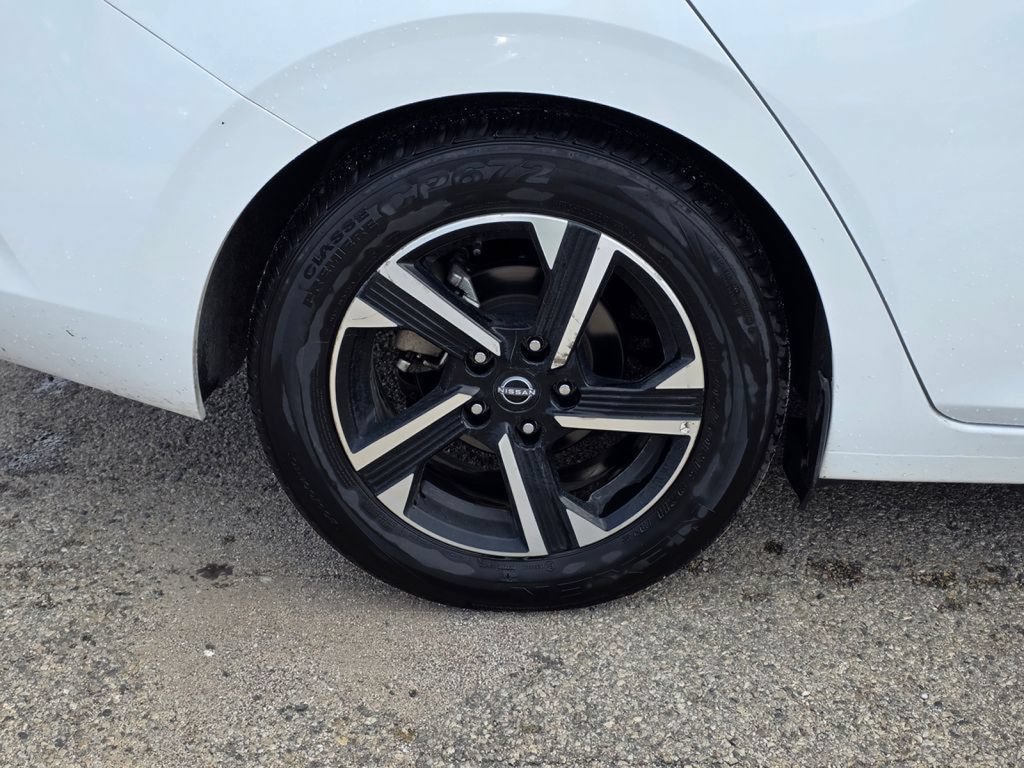 Used 2024 Nissan Sentra SV FWD image 12