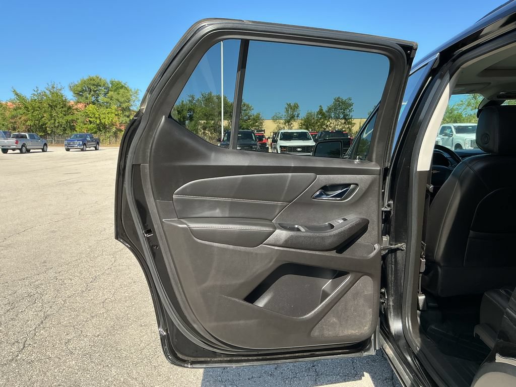 Used 2021 Chevrolet Traverse LT AWD/4WD image 14