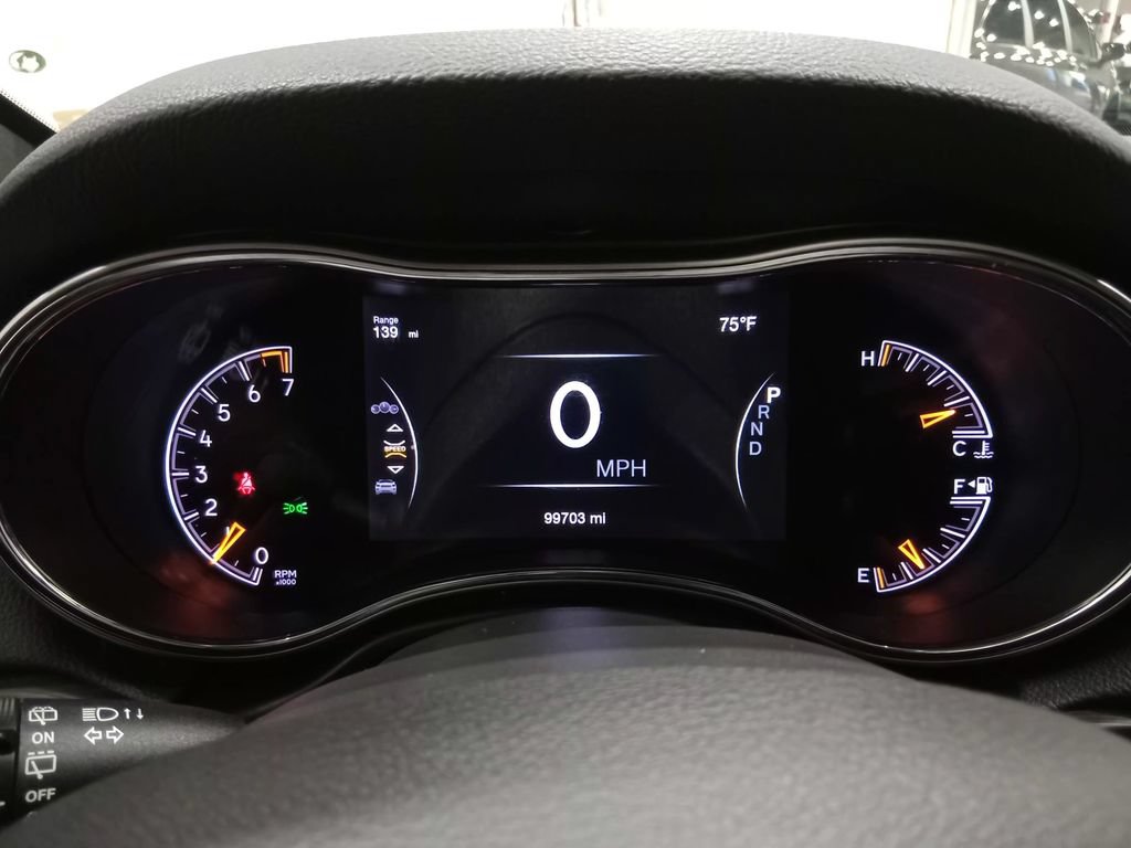 Used 2019 Jeep Grand Cherokee Laredo AWD/4WD image 18