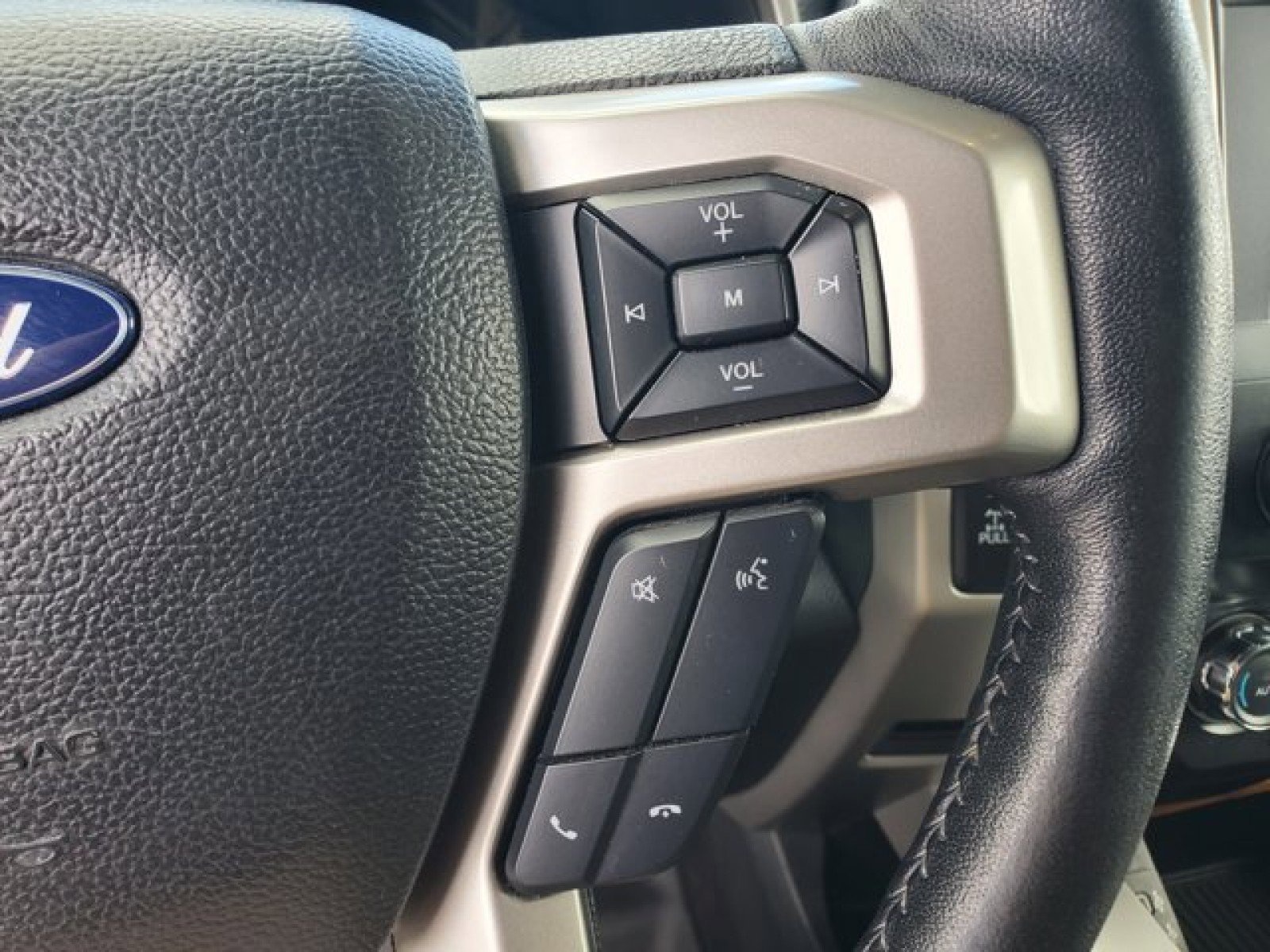 Certified 2020 Ford F150 Lariat image 18