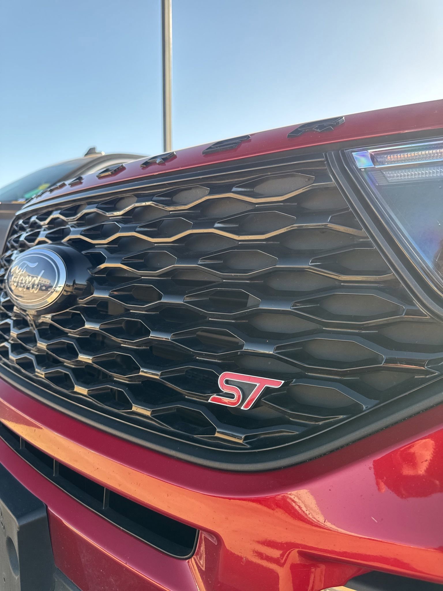 Certified 2020 Ford Explorer ST w/ ST Street Pack image 7