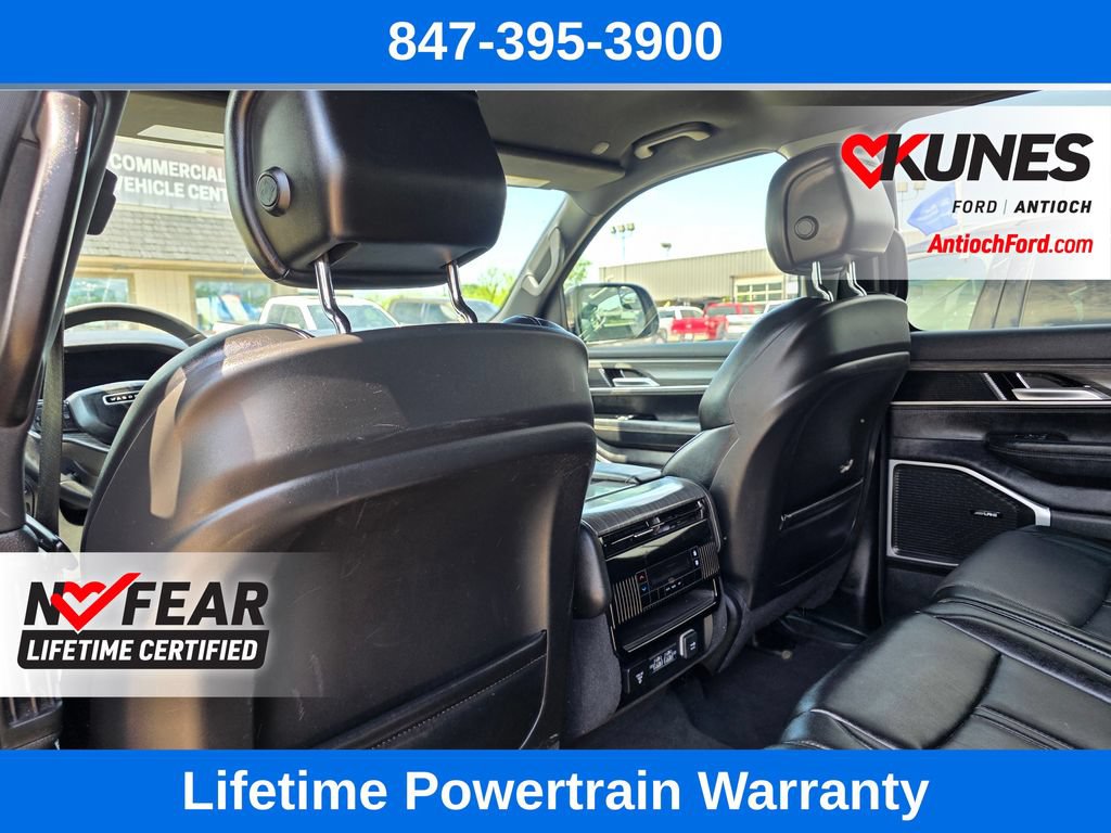Used 2024 Jeep Wagoneer L Series II w/ Flexible Seating Group AWD/4WD image 24