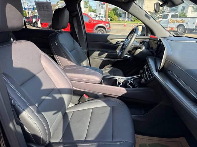 Used 2025 Chevrolet Traverse LT AWD/4WD image 32