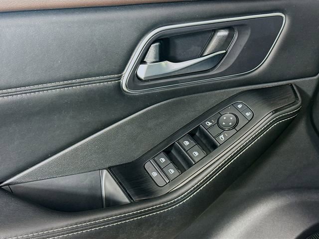 Used 2021 Nissan Rogue SV w/ Premium Package image 21