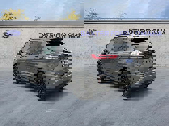 Certified 2022 Ford Edge SE w/ Black Appearance Package image 11