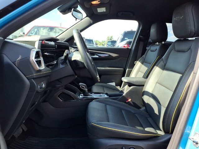 Used 2025 Chevrolet TrailBlazer ACTIV w/ Driver Confidence Package AWD/4WD image 17