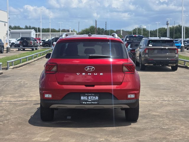 Used 2026 Hyundai Venue SEL FWD image 4