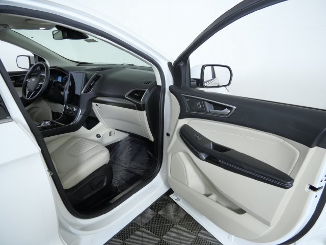 Certified 2023 Ford Edge Titanium AWD/4WD image 11