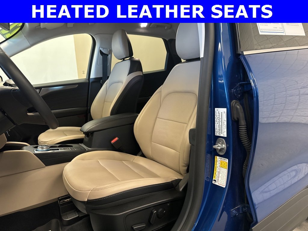 Certified 2022 Ford Escape Titanium image 6