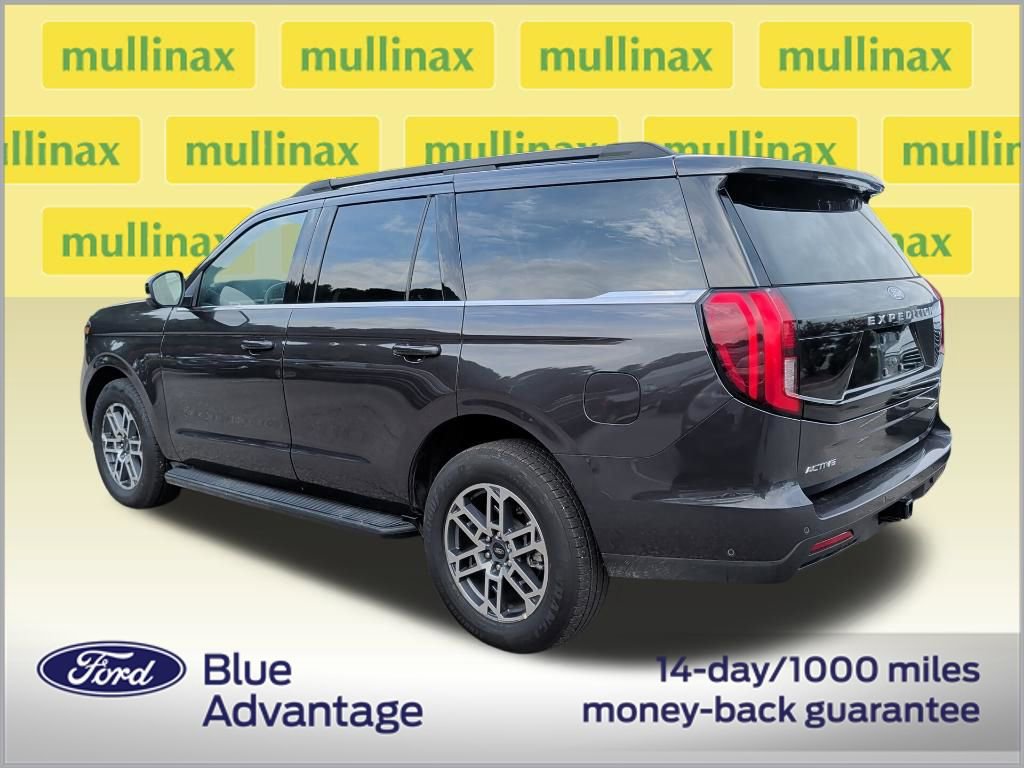 Certified 2025 Ford Expedition Active RWD image 3
