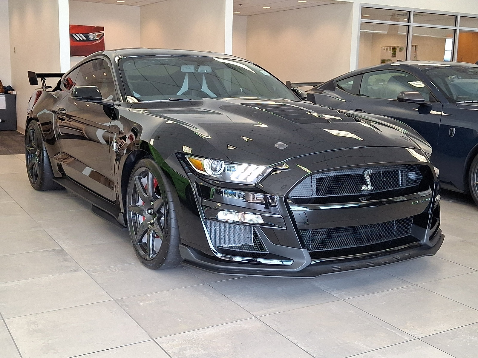 Certified 2020 Ford Mustang Shelby GT500 w/ Carbon Fiber Track Pack RWD image 2