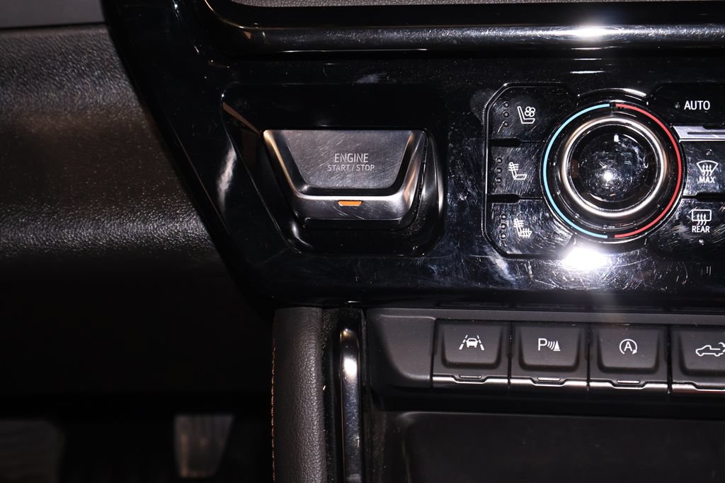 Used 2024 GMC Sierra 1500 AT4 w/ Technology Package AWD/4WD image 30
