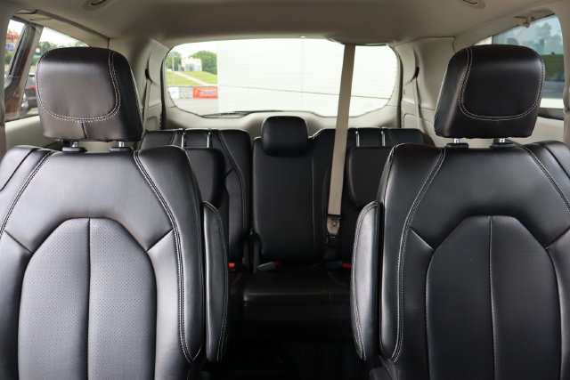 Used 2023 Chrysler Pacifica Touring-L FWD image 29