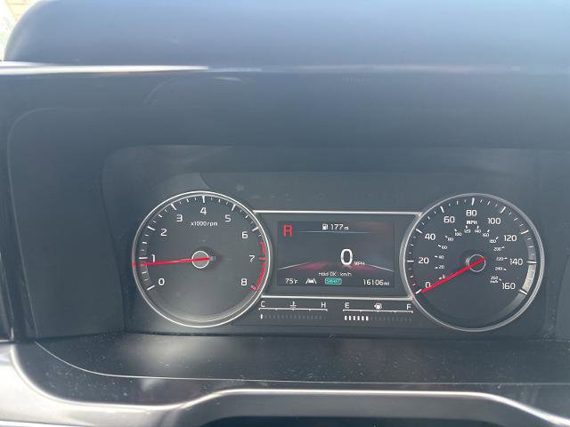 Used 2023 Kia Sorento LX FWD image 7