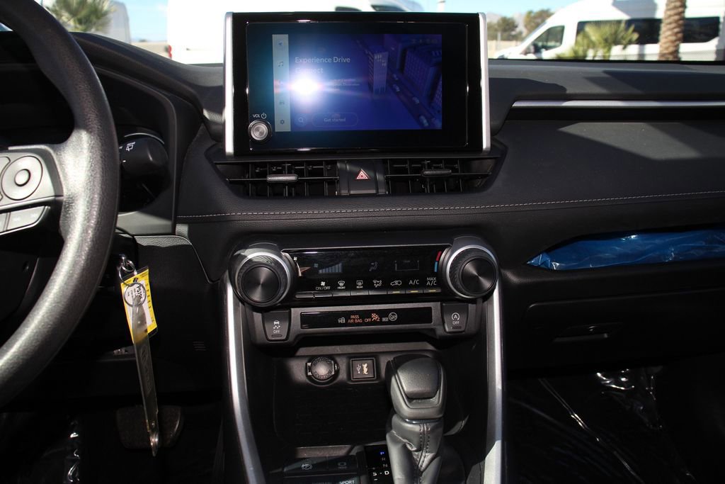 Used 2024 Toyota RAV4 LE image 17