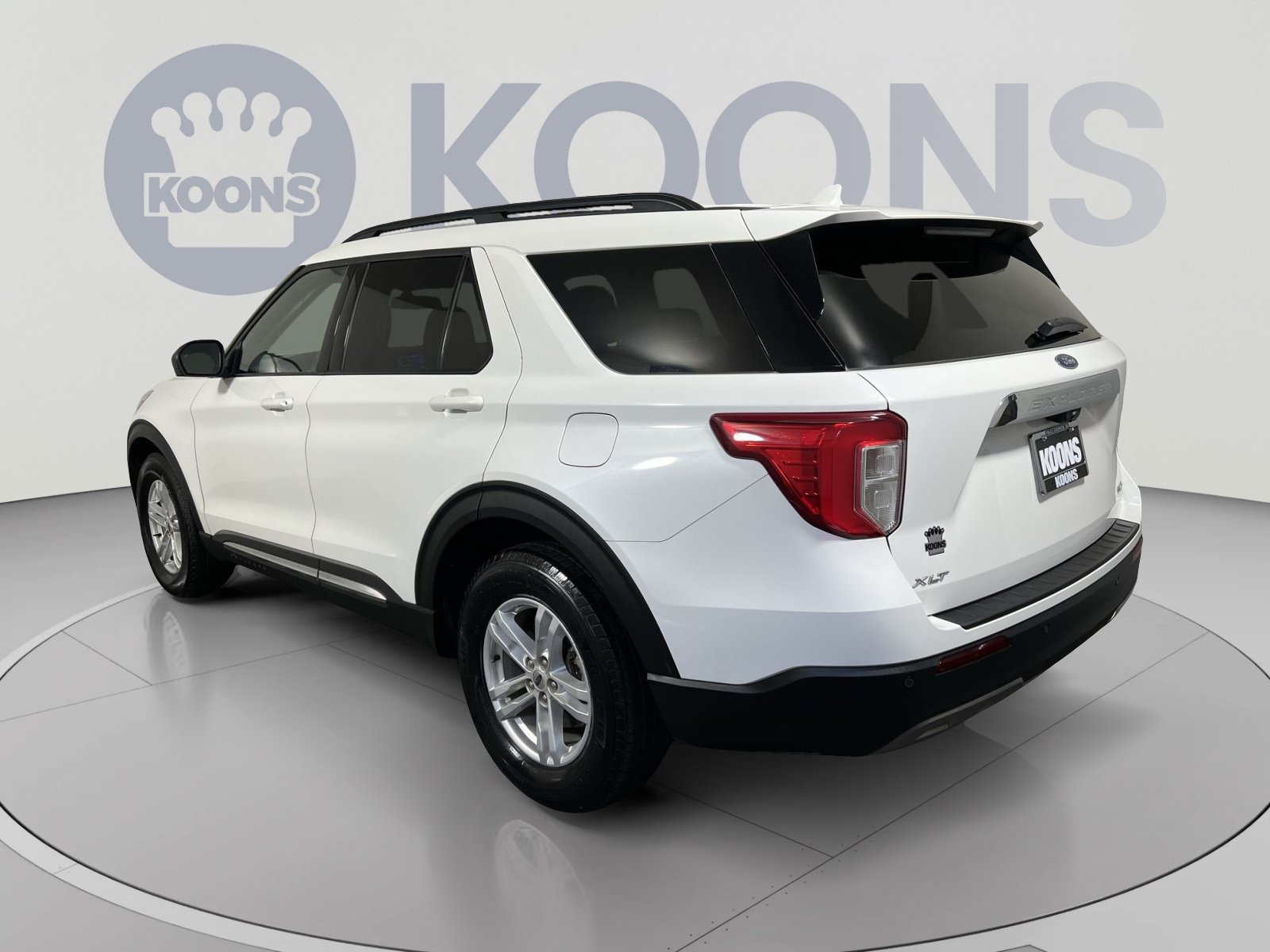 Certified 2022 Ford Explorer XLT w/ Equipment Group 202A AWD/4WD image 8