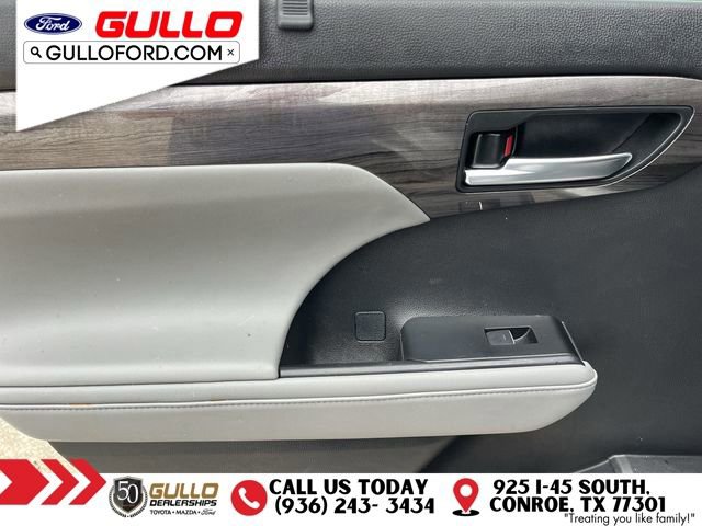 Used 2022 Toyota Highlander Limited FWD image 17