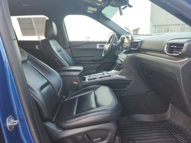 Certified 2020 Ford Explorer XLT w/ Equipment Group 202A AWD/4WD image 17
