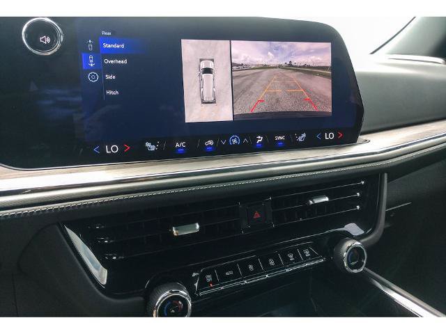 Used 2025 Chevrolet Suburban Z71 AWD/4WD image 20