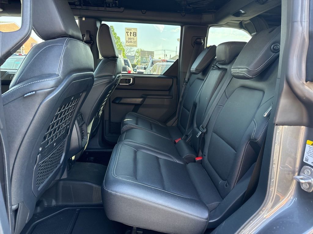 Certified 2025 Ford Bronco Badlands w/ Sasquatch Package AWD/4WD image 8