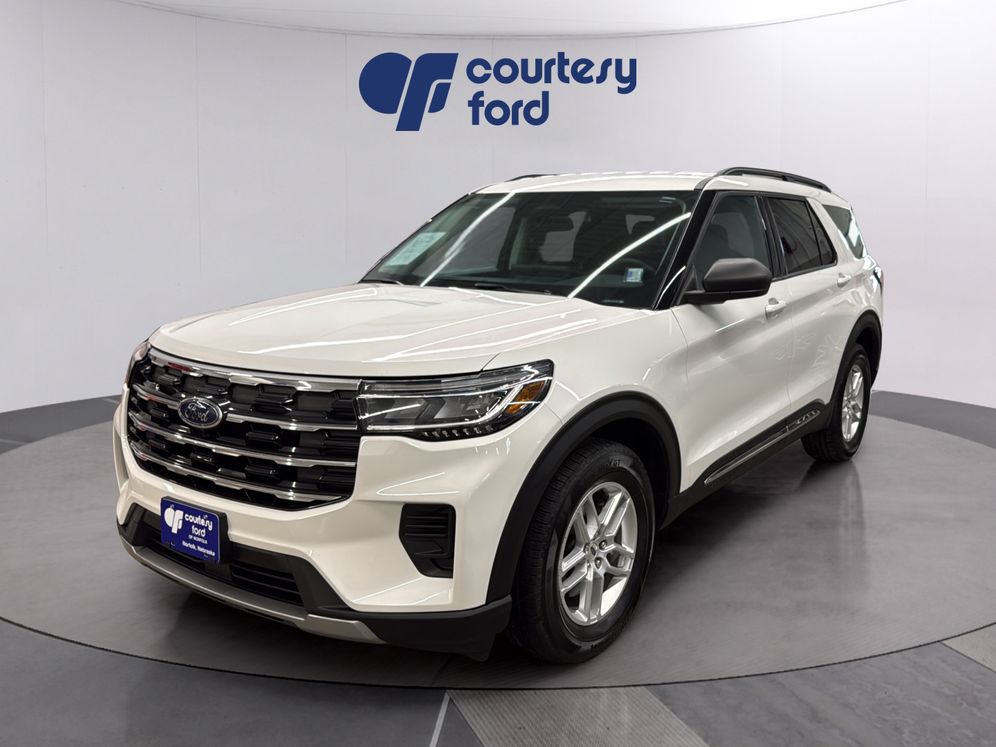Certified 2025 Ford Explorer Active AWD/4WD image 3