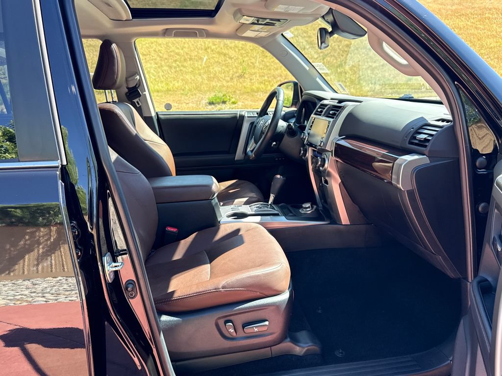 Used 2024 Toyota 4Runner Limited AWD/4WD image 27