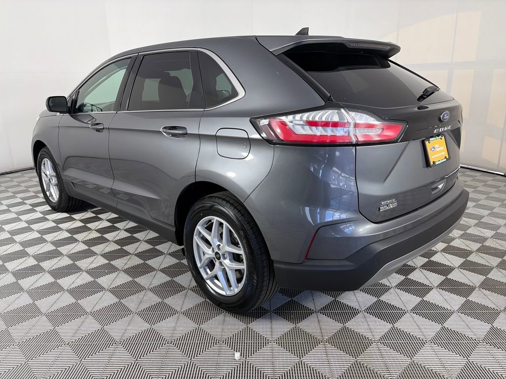 Certified 2024 Ford Edge SEL image 3