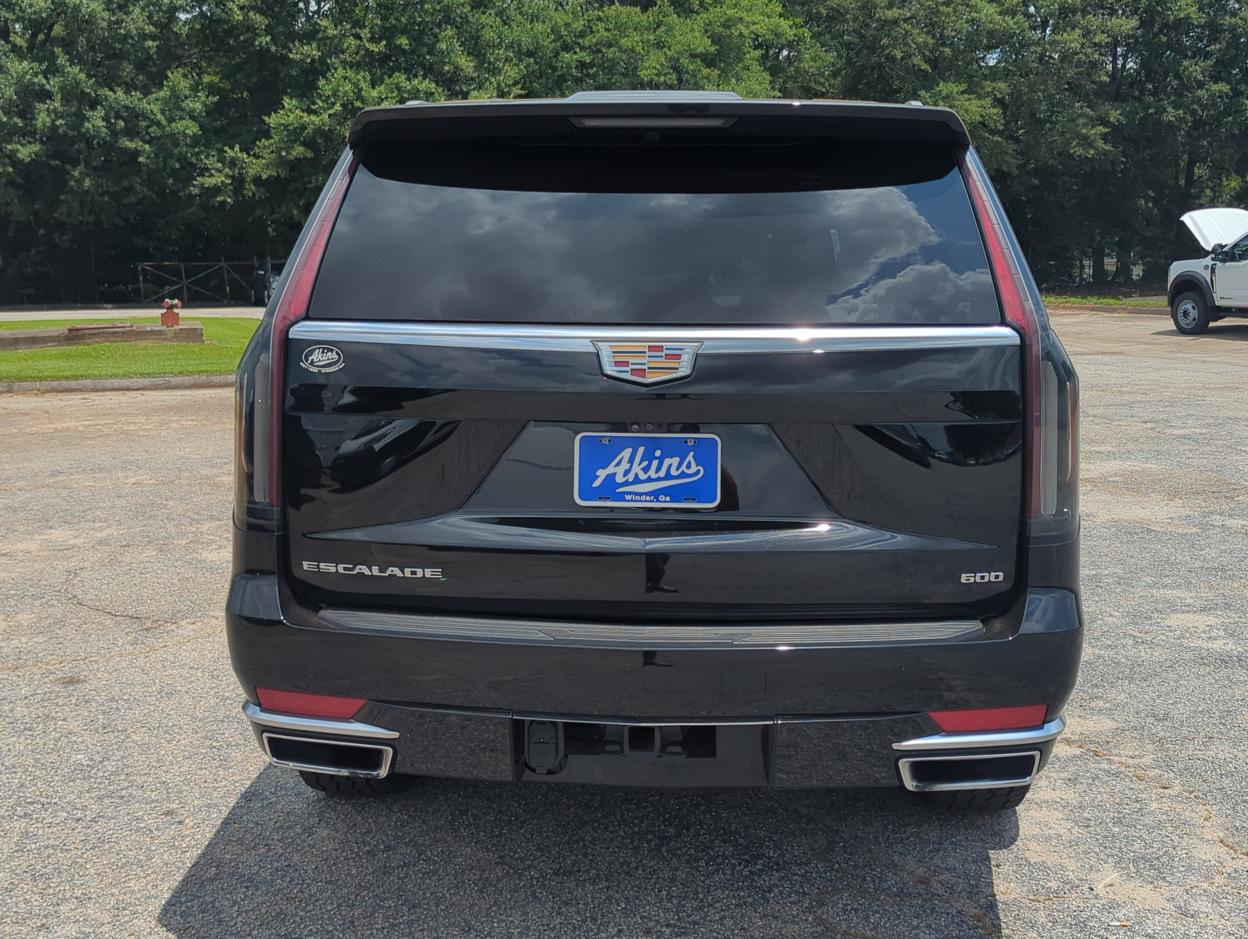 Used 2024 Cadillac Escalade Premium Luxury w/ Performance Package AWD/4WD image 4