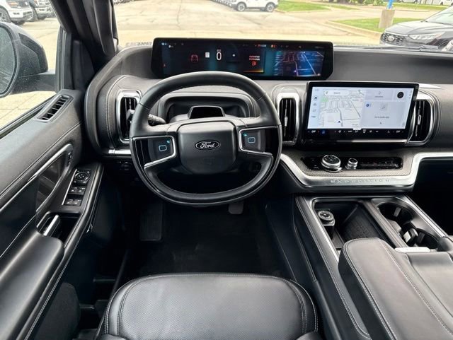 Certified 2025 Ford Expedition Platinum w/ Stealth Performance Package AWD/4WD image 23