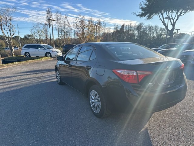 Used 2019 Toyota Corolla LE image 3