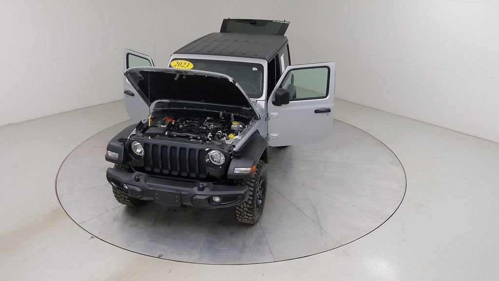 Used 2023 Jeep Wrangler Willys AWD/4WD image 39