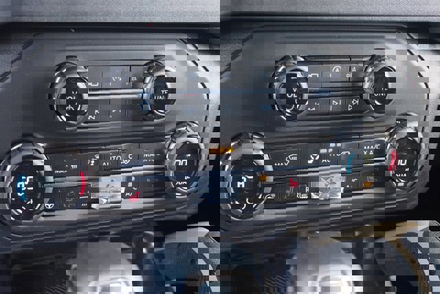 Certified 2025 Ford Bronco Badlands image 28