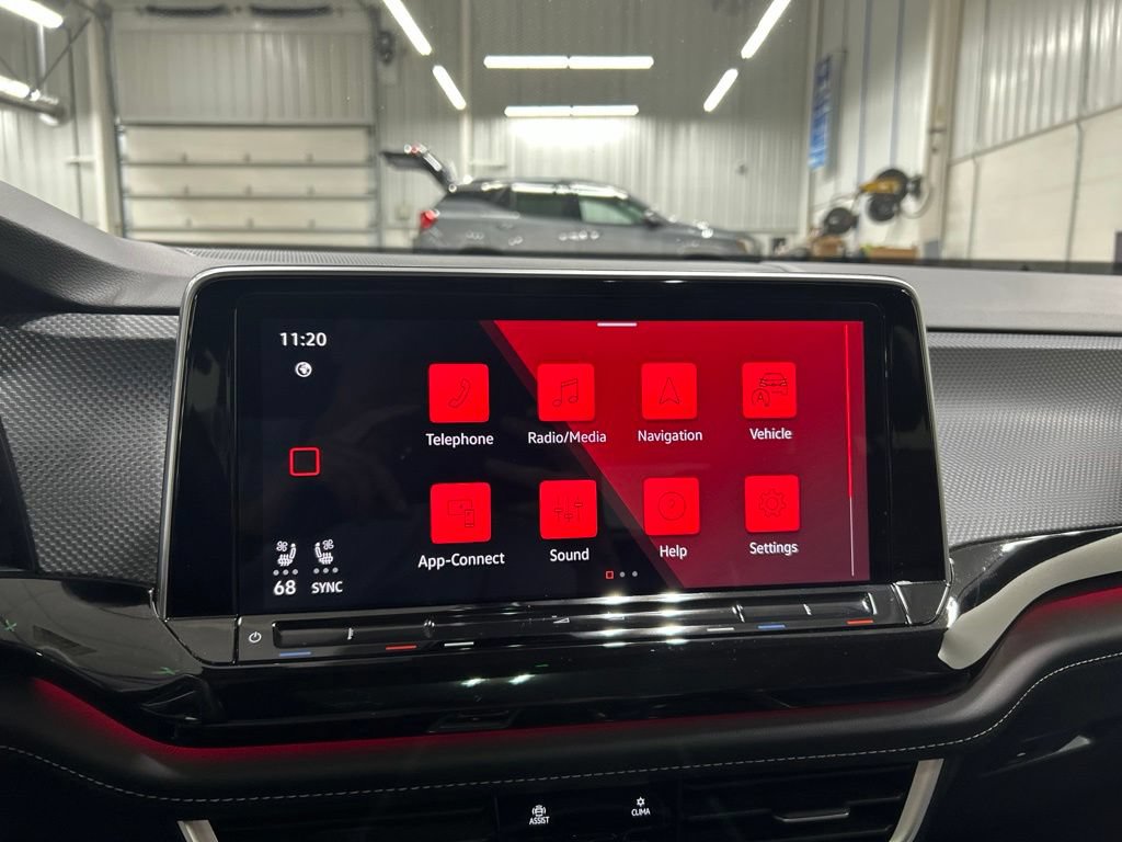 Used 2025 Volkswagen Atlas Cross Sport SEL Premium R-Line AWD/4WD image 18