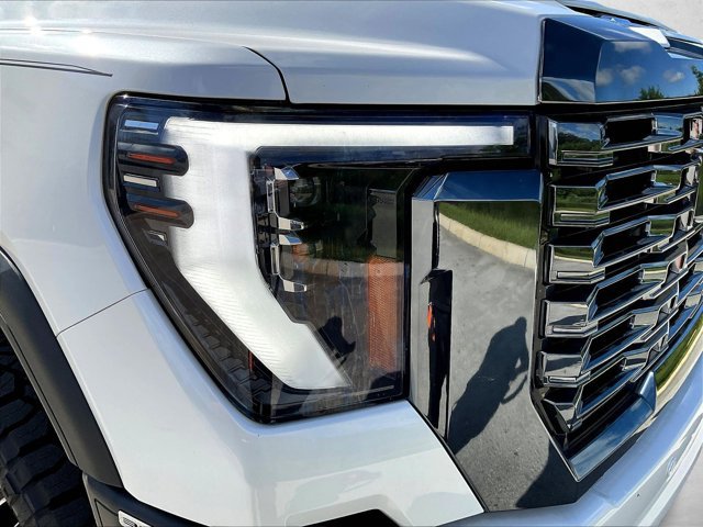 Used 2024 GMC Sierra 3500 Denali Ultimate AWD/4WD image 30