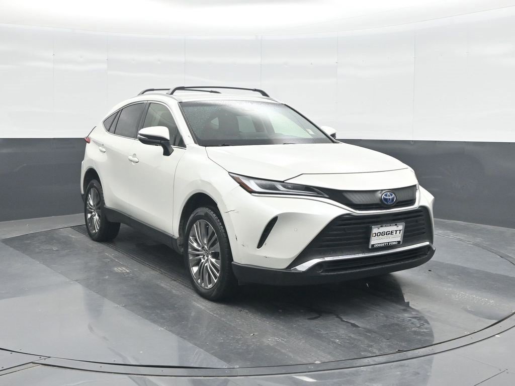 Used 2022 Toyota Venza XLE image 8