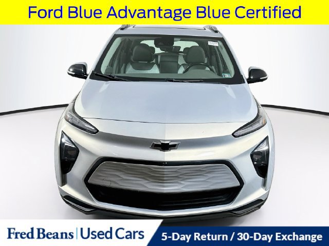 Used 2022 Chevrolet Bolt EUV Premier w/ Sun & Sound Package FWD image 2