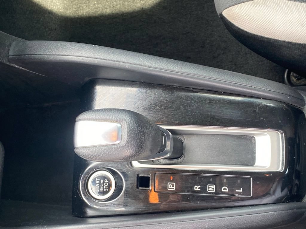 Used 2020 Nissan Versa SV FWD image 18