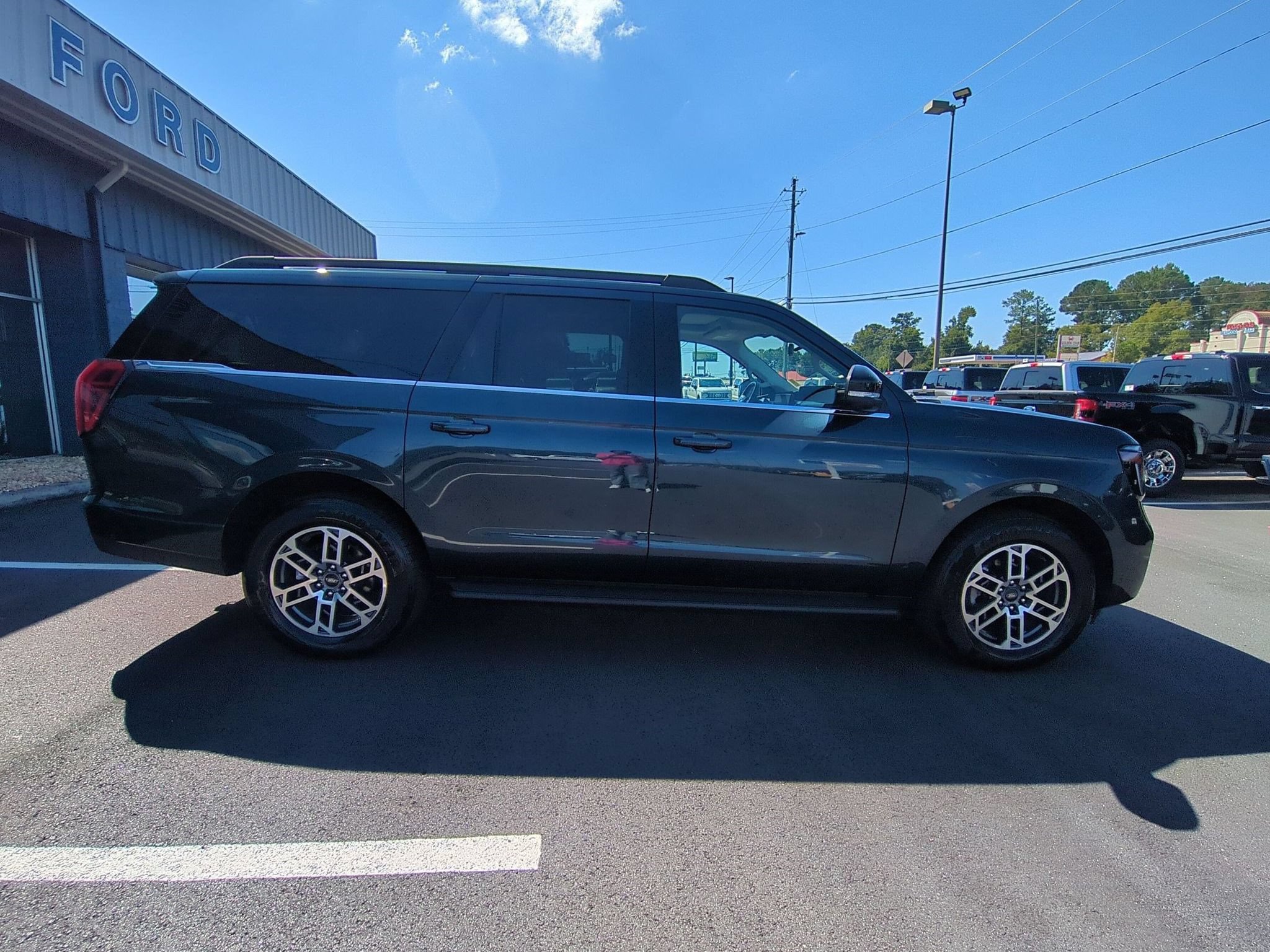 Certified 2025 Ford Expedition Max Active RWD image 4