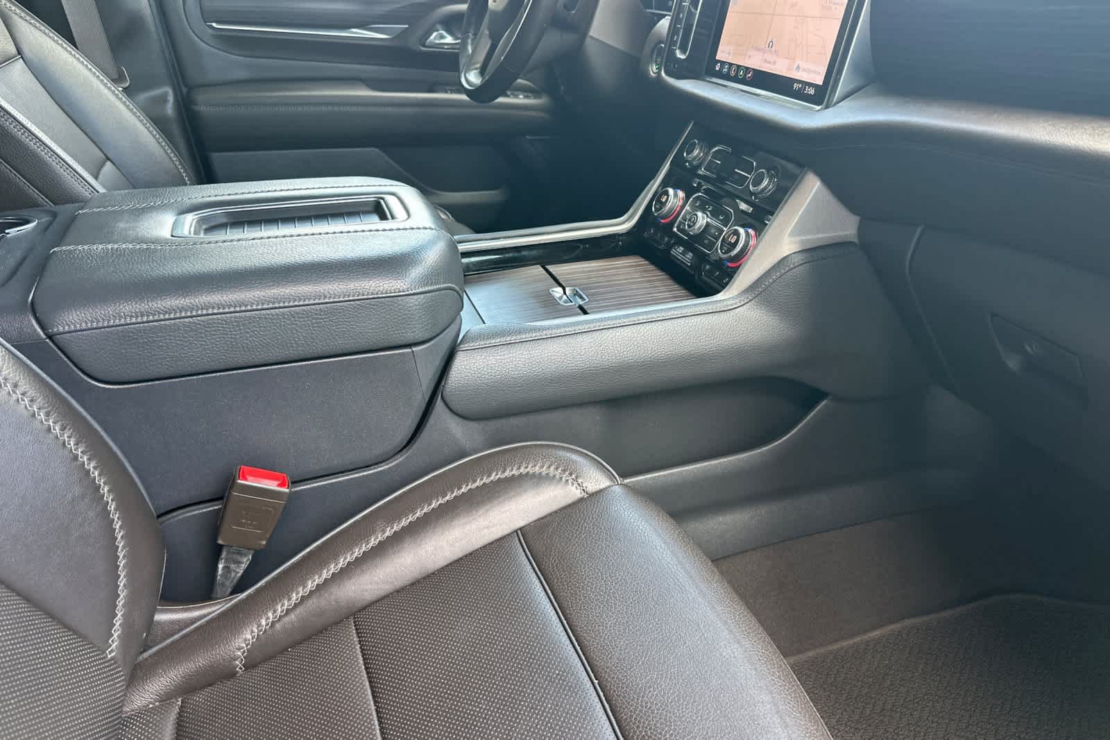 Used 2021 GMC Yukon XL Denali AWD/4WD image 17