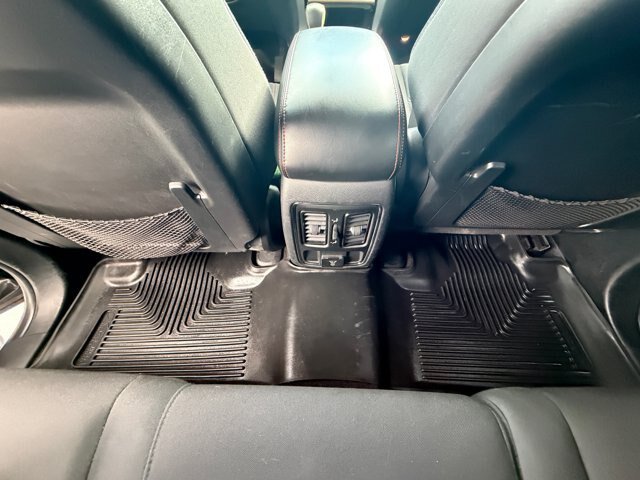 Used 2017 Jeep Grand Cherokee Laredo AWD/4WD image 32