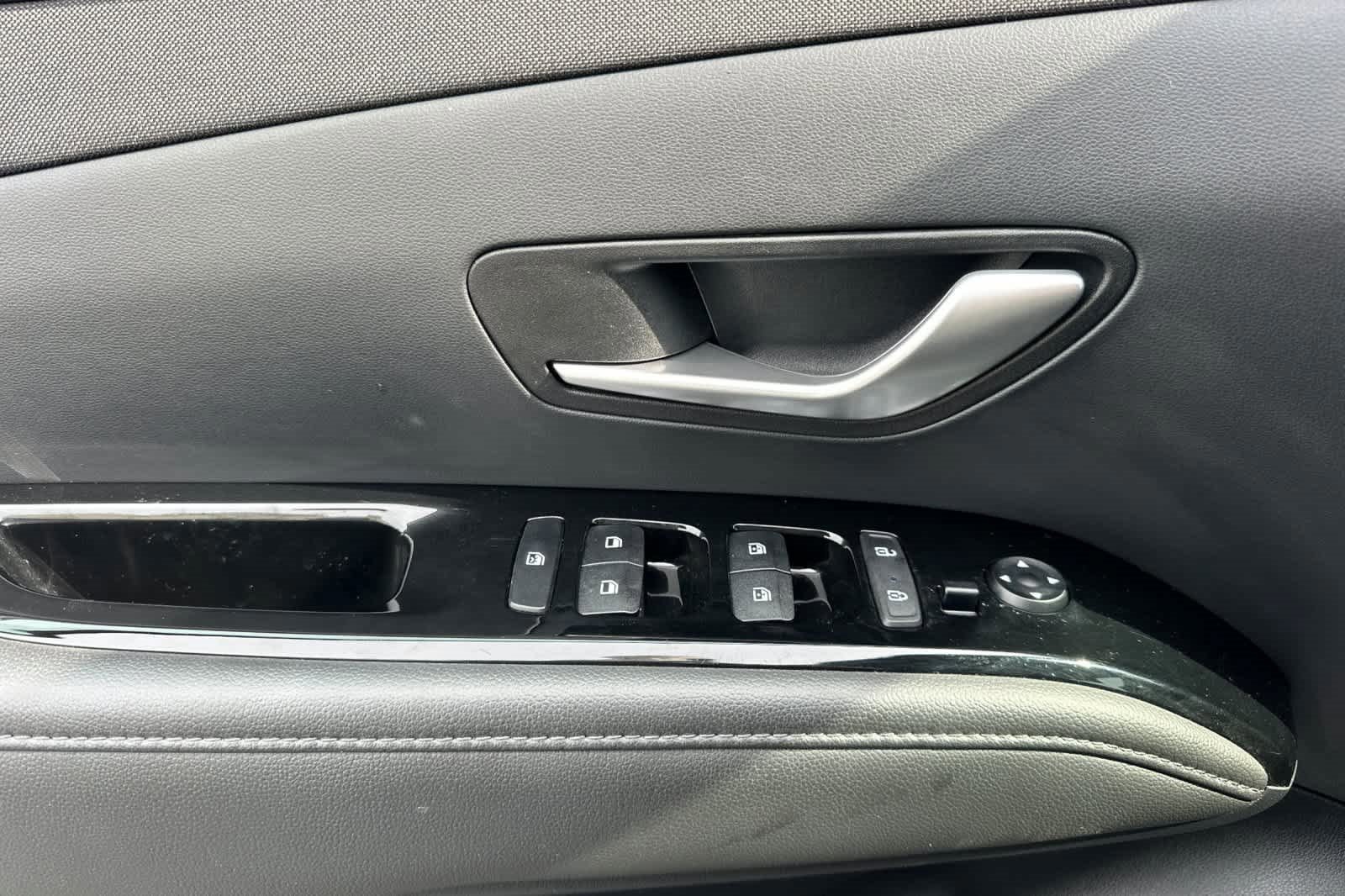 Used 2022 Hyundai Tucson Limited image 12