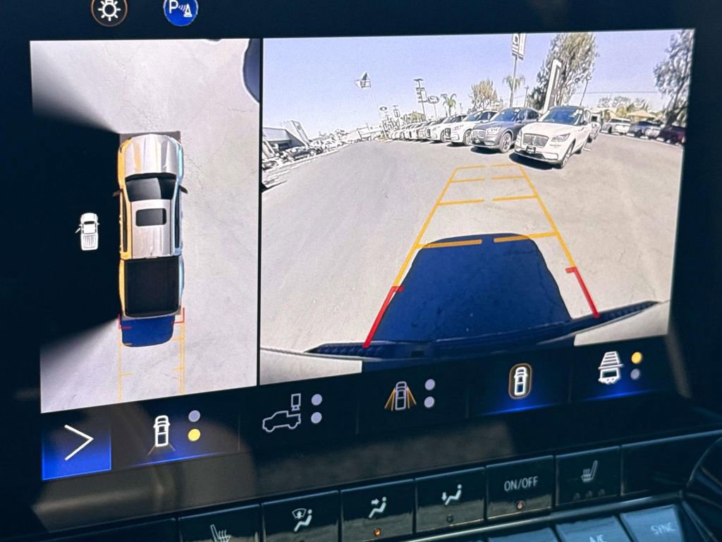 Used 2024 Chevrolet Colorado ZR2 w/ Technology Package image 29