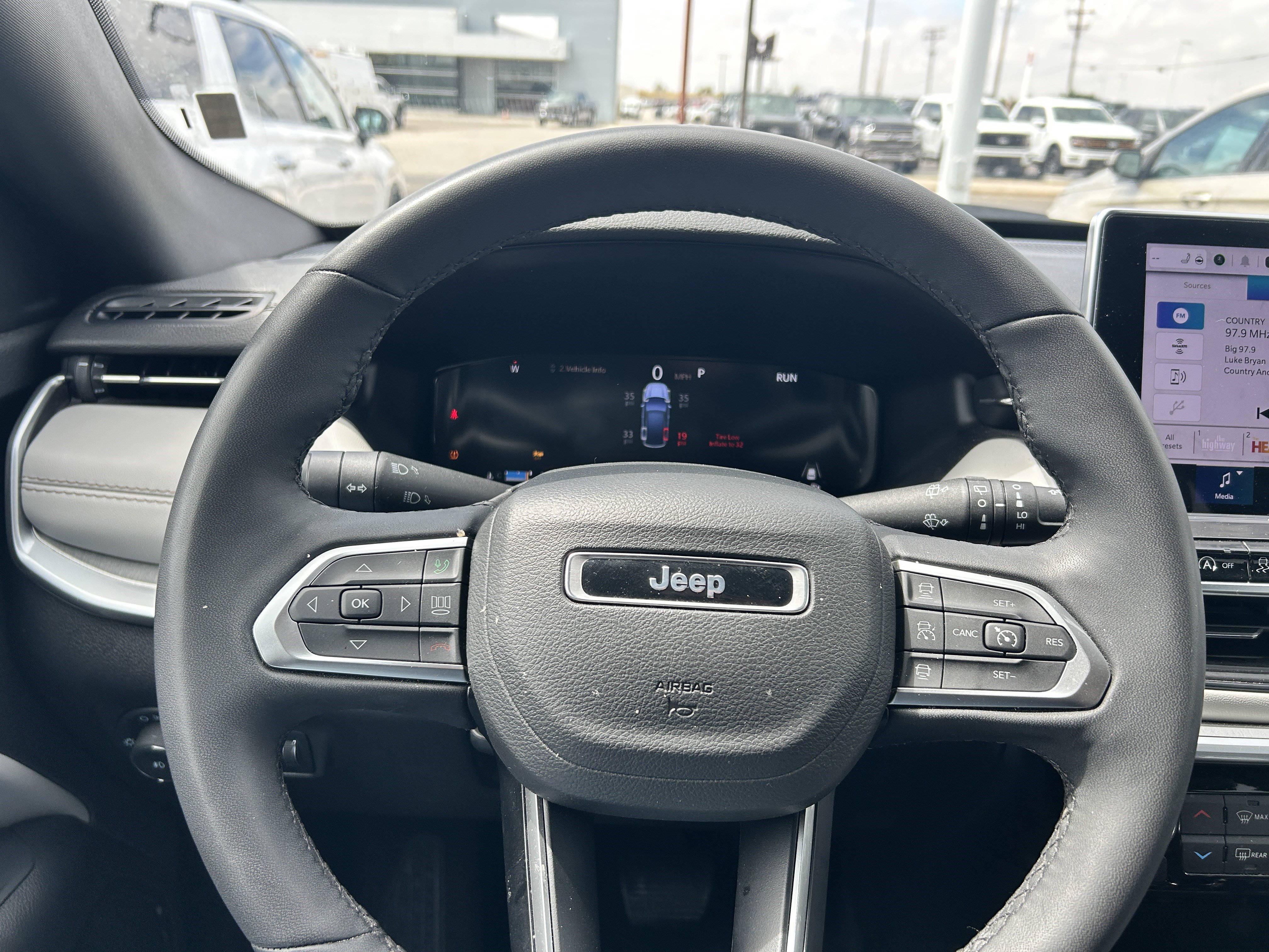 Used 2025 Jeep Compass Limited w/ Elite Group AWD/4WD image 18