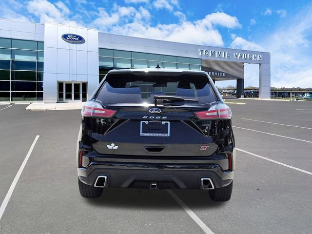 Certified 2022 Ford Edge ST image 3