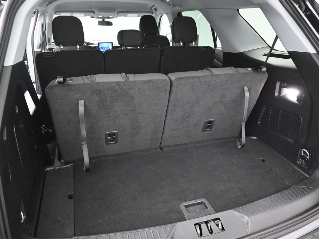 Certified 2023 Ford Explorer XLT RWD image 9