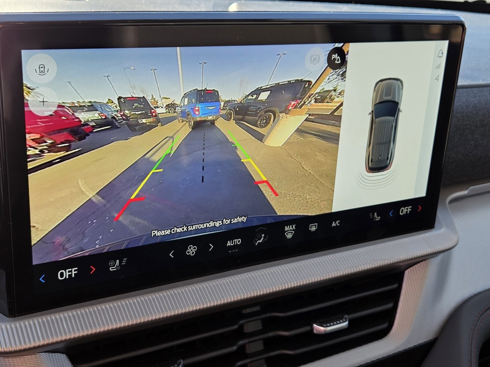 Certified 2025 Ford Explorer Active w/ Active Comfort Package image 22