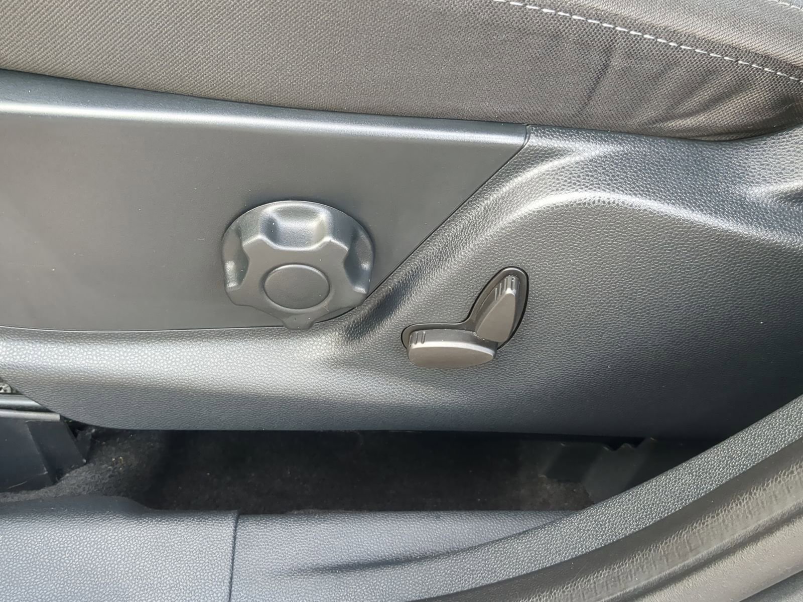 Certified 2018 Ford EcoSport SE image 20