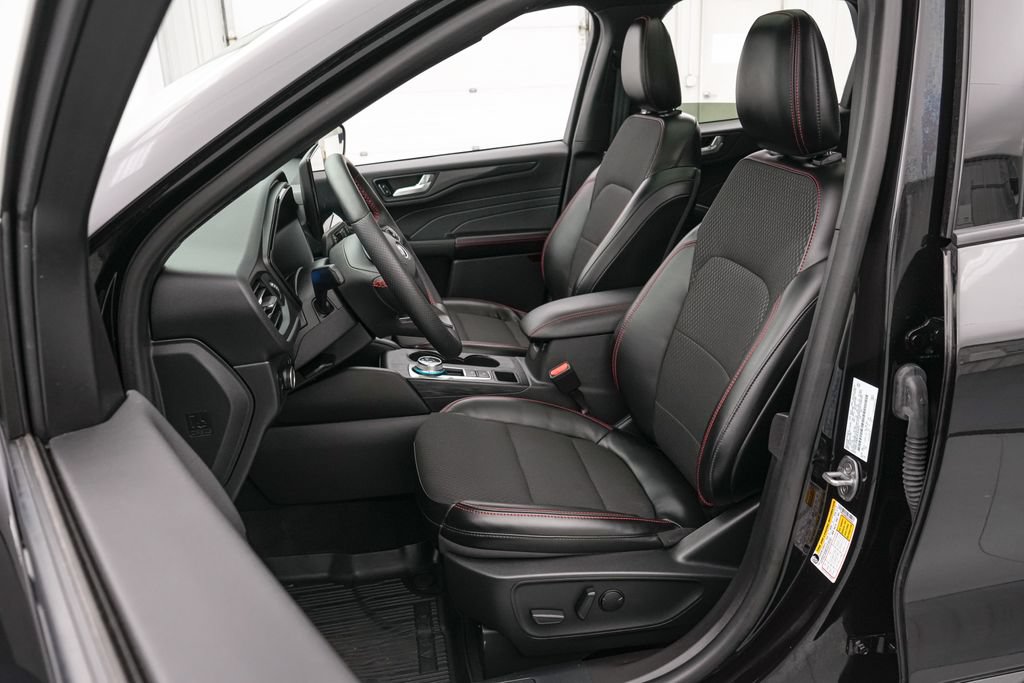 Certified 2024 Ford Escape ST-Line w/ Tech Pack #1 AWD/4WD image 12